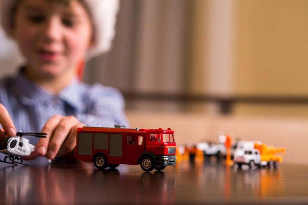 5 types of toys to boost creativity in your boys
