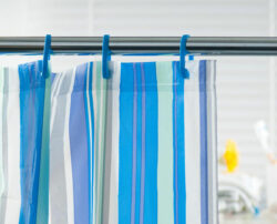 Selecting the right shower curtain rods for your bathroom