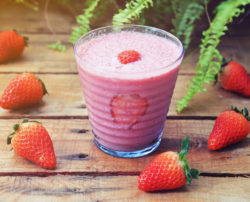 5 yummy yogurt smoothies to have on-the-go
