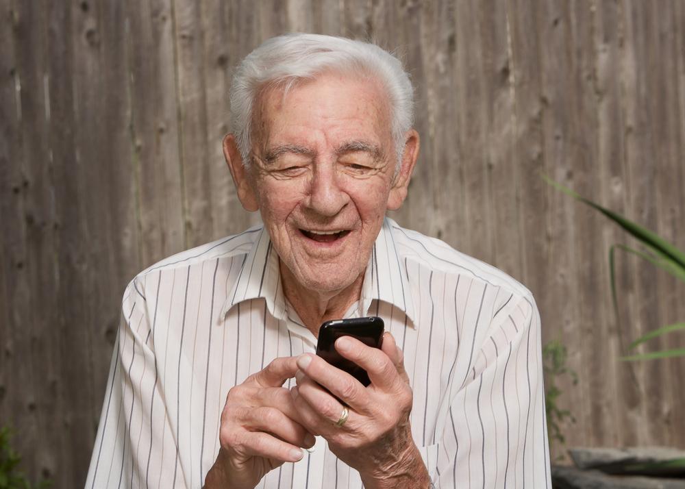 Here’s how to avail free cell phones for seniors