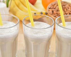 Tickle your taste buds with these almond milk smoothies!
