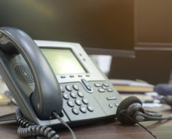 Factors to consider before choosing a business broadband and landline connection